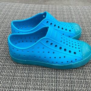 Kids Native shoe, size 11